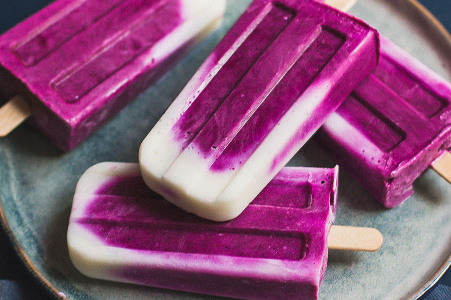 Glace aux fruits de la forêt et lait de coco