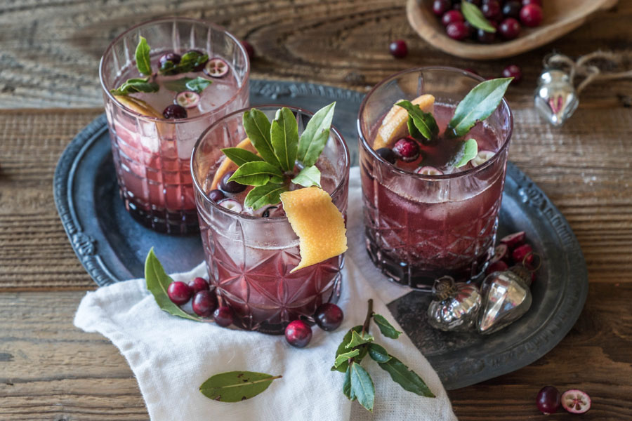 Cranberry spritz with bay leaf