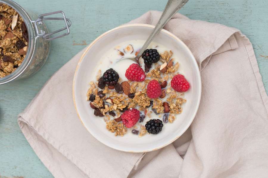 30.05.2023: Crunchy cereal with Original Rapunzel Muesli and nuts