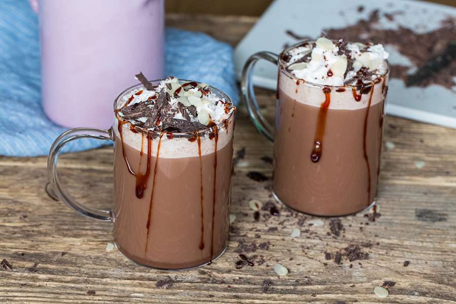 Hot chocolate with nougat cream, coconut blossom syrup and almonds