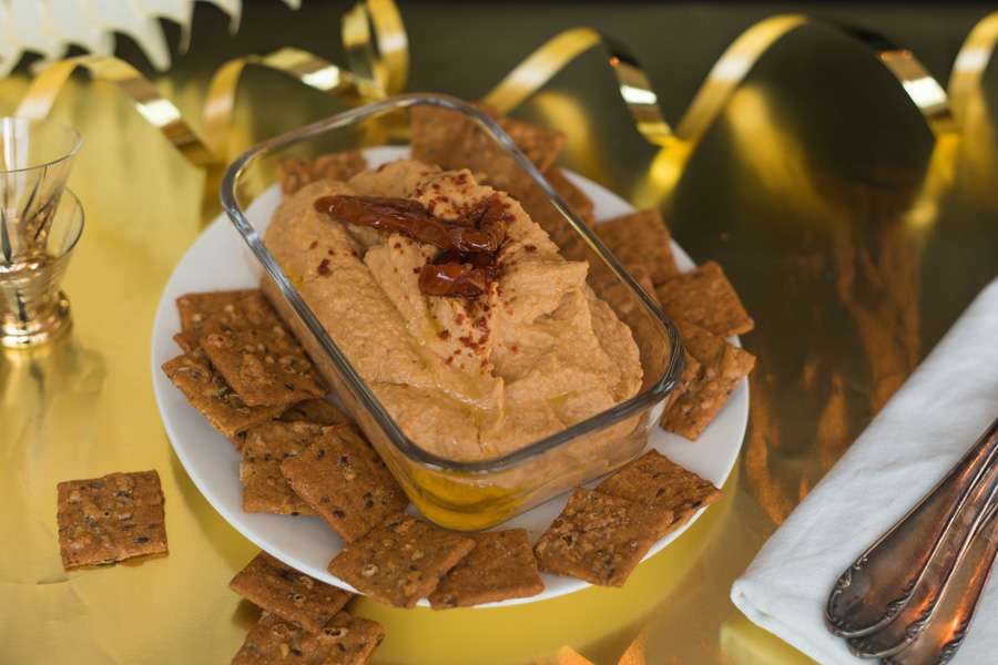 Hummus with sun dried tomatoes and garlic Hummus with sun dried tomatoes and garlic
