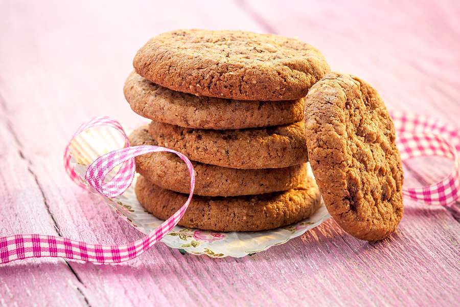 Cookies with muesli and chocolate