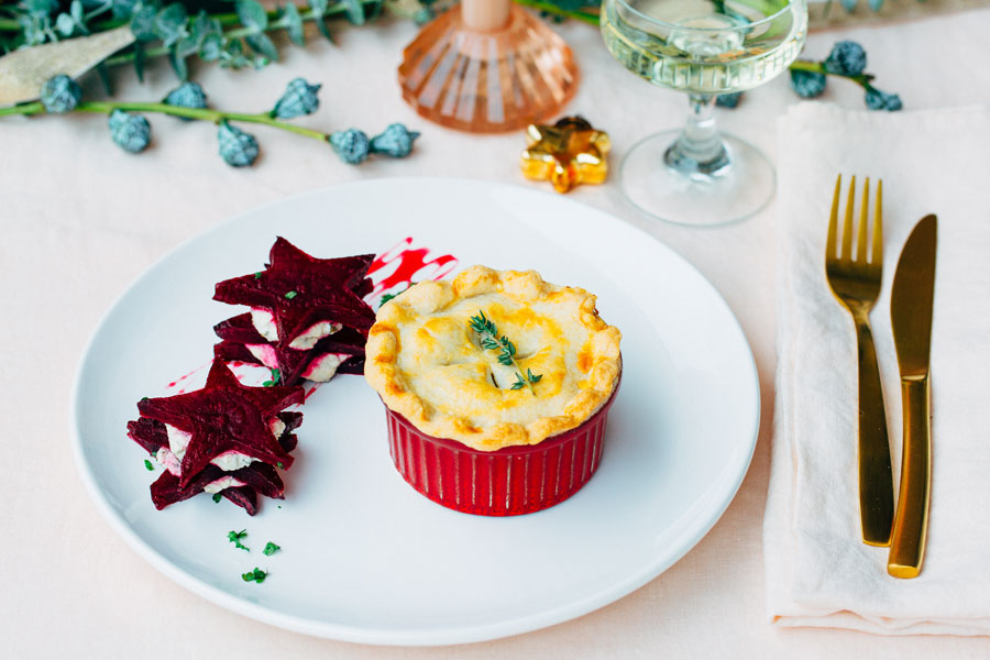 07.12.2021: Lentil mushroom pies with red beet towers