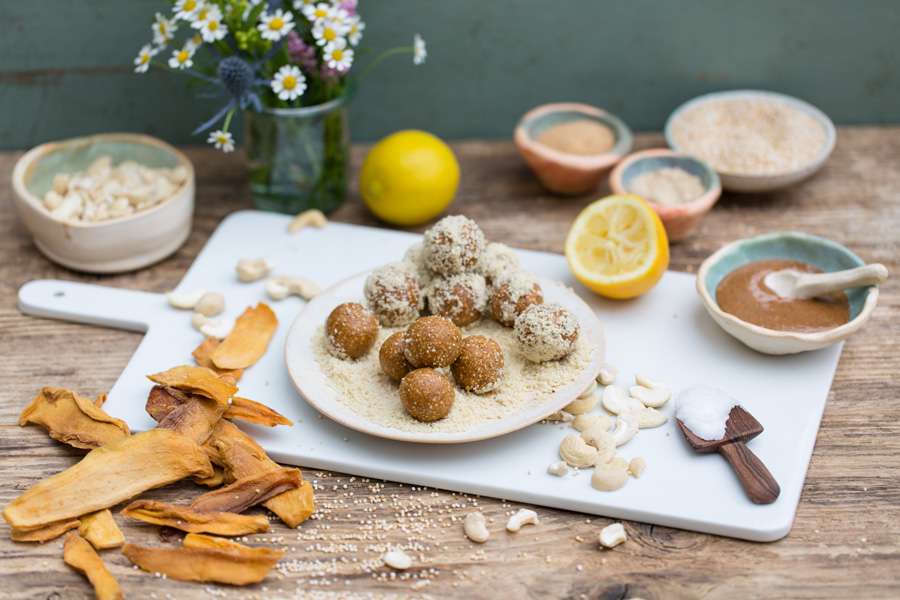 Mango-Cashew-Glückskugeln