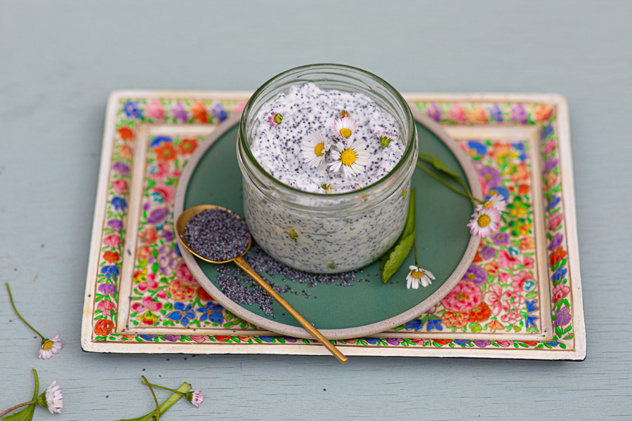 05.10.2019: Quark-Mohn-Honig-Gänseblümchen-Peeling