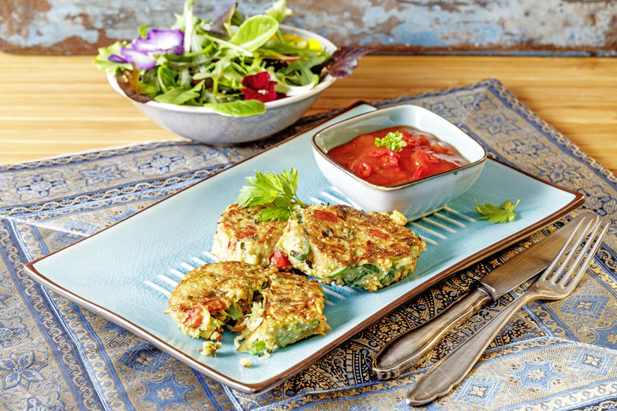 Tortino di verdure alla quinoa con il tahin