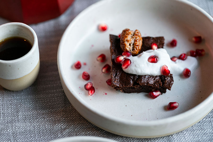 Espresso-Brownies mit Kokossahne, klassisch oder vegan