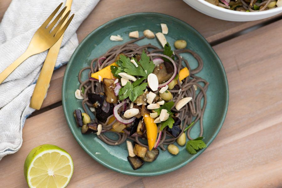 Warm Buckwheat noodles with aubergines and mango