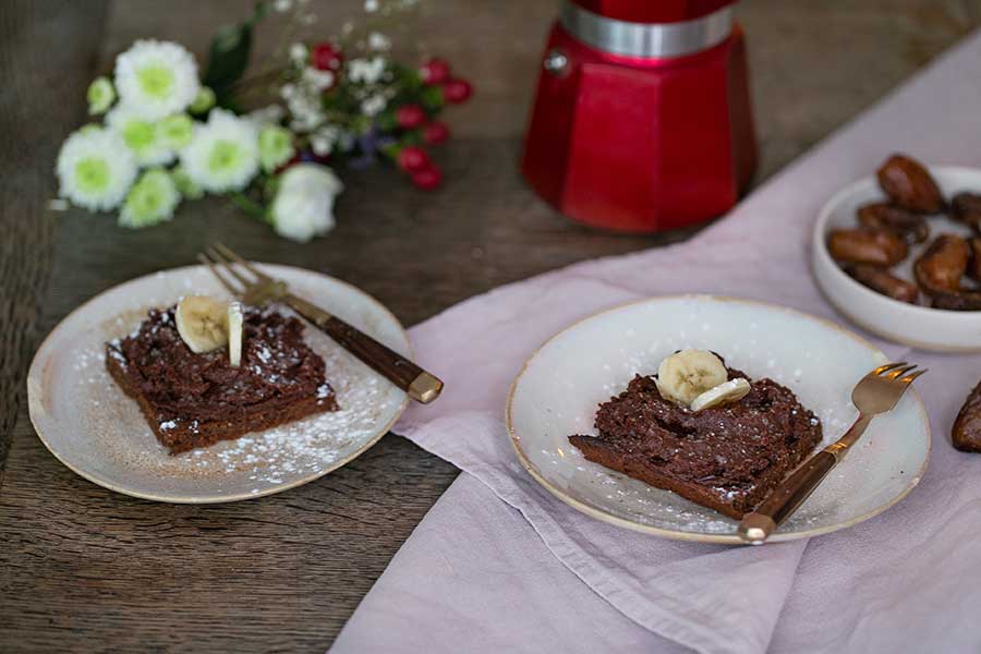 Vegan brownies with sweet potatoes, almonds and dates