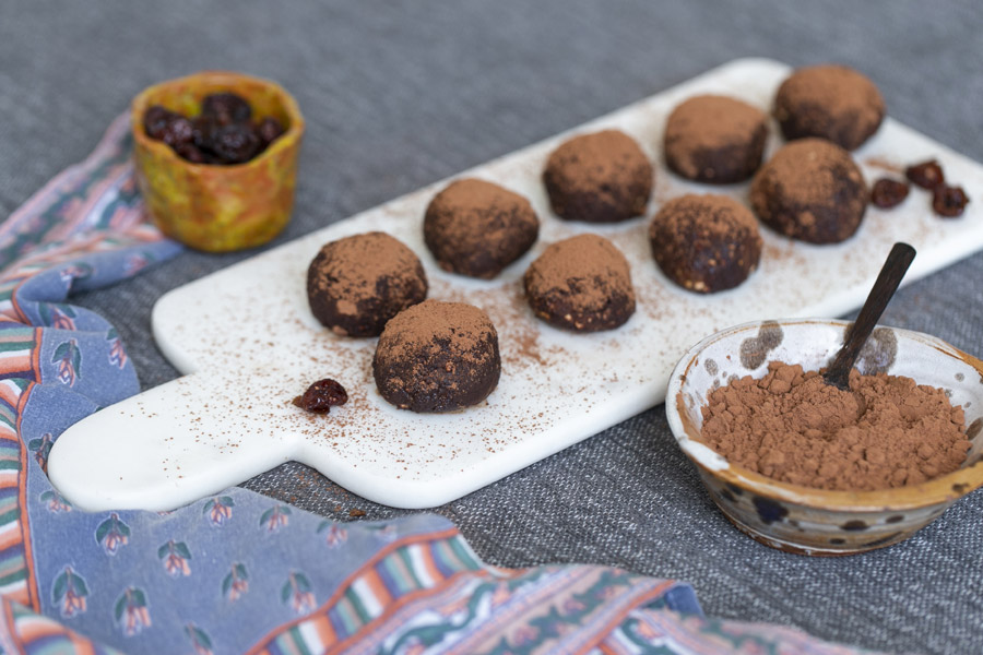 Tsampaballs with cranberries