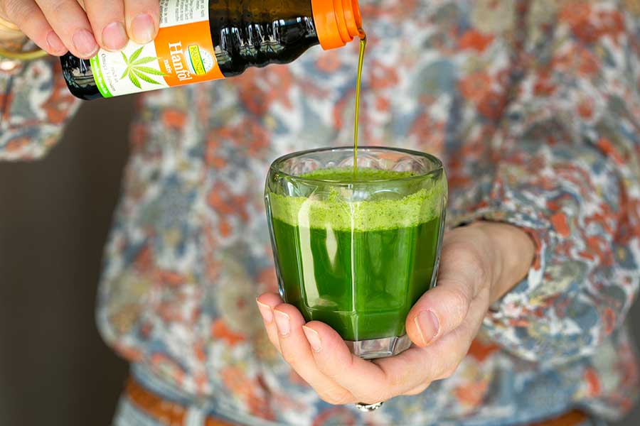 Wheat grass juice with apple and ginger