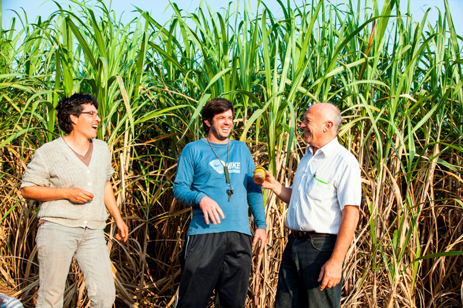 Direct and personal contacts: Rapunzel founder and shareholder Joseph Wilhelm (right) visits Manduvirá