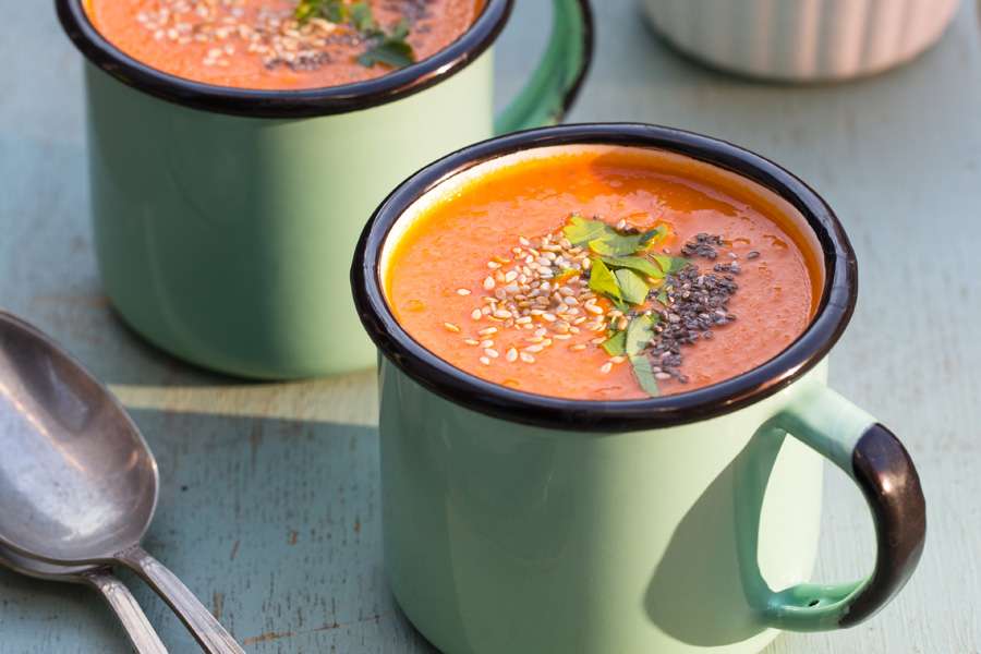Tomato soup with chickpeas and coconut milk