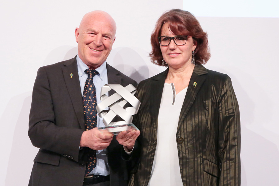 Managing director, Ms. Margit Epple and founder and managing director Joseph Wilhelm received the CSR Award of the German Federal Government in Berlin. Photo: T.Maelsa/BMAS