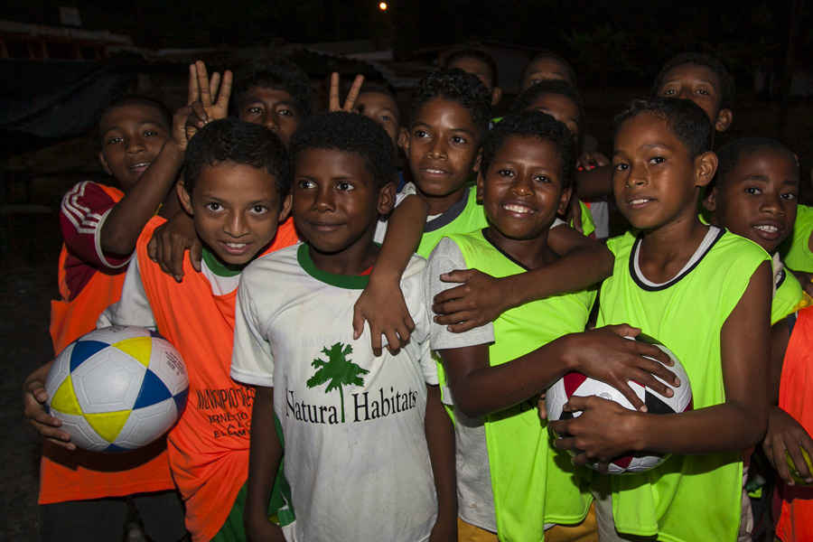 Kinder der Fussballschule von Natural Habitats