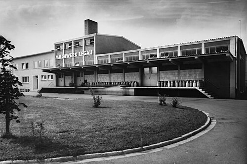 Historisches Bild des ursprünglichen Milchwerks in das Rapunzel eingezogen ist.