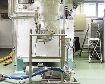 roße Maschine in der Produktion von Maestrani, die Conchen.