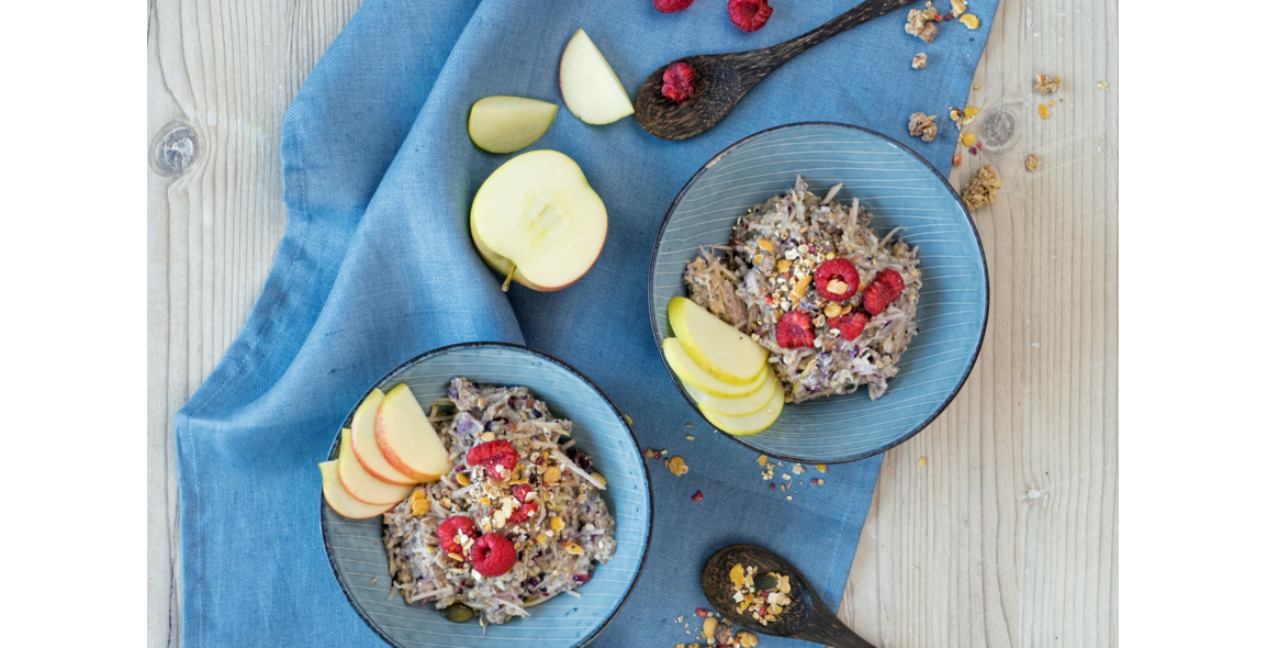 Frühstücksbowl mit Omega Brei und Beerenmüsli