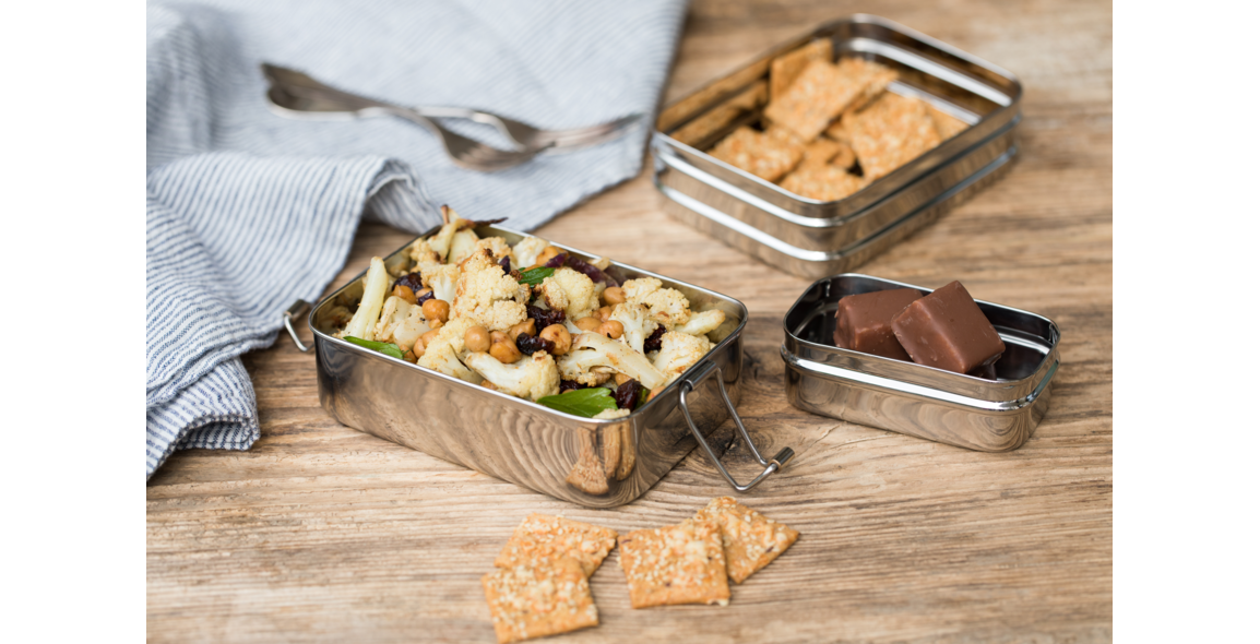 Gerösteter Blumenkohl Salat mit Kichererbsen, Cranberries und Zitronen-Tahini-Dressing