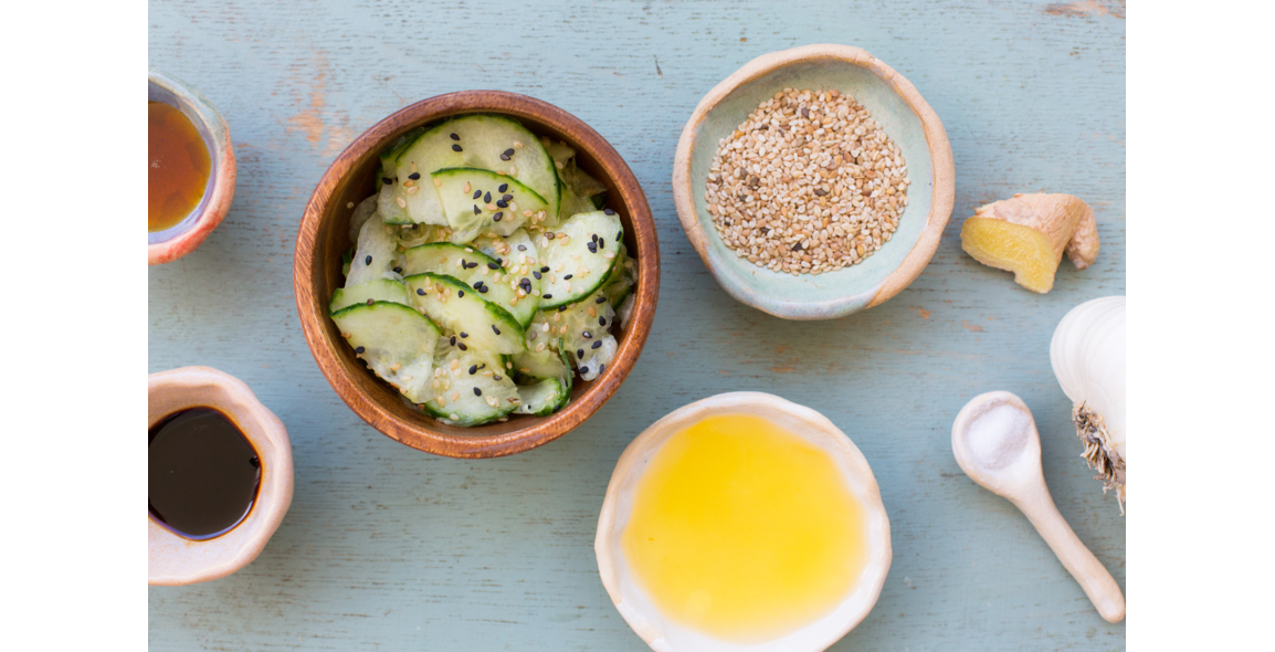 Gurkensalat mit Sesamöl