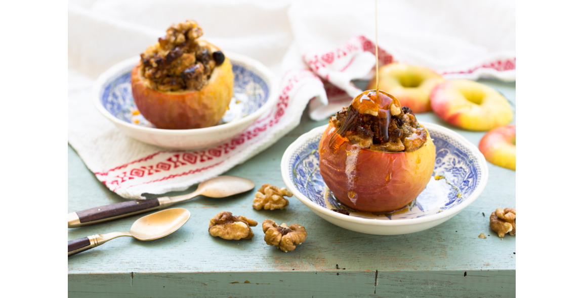 Bratapfel mit Trockenfrüchten, Nüssen und Marzipan