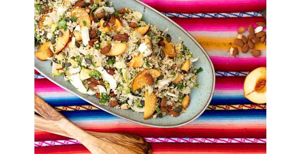 Quinoa Salat mit Pfirsich und Mandel