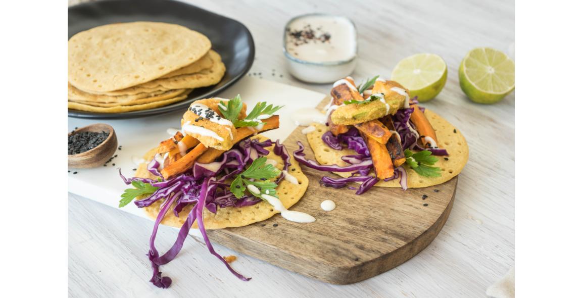 Rainbow-Tacos mit Kichererbsenmehl und Tahin