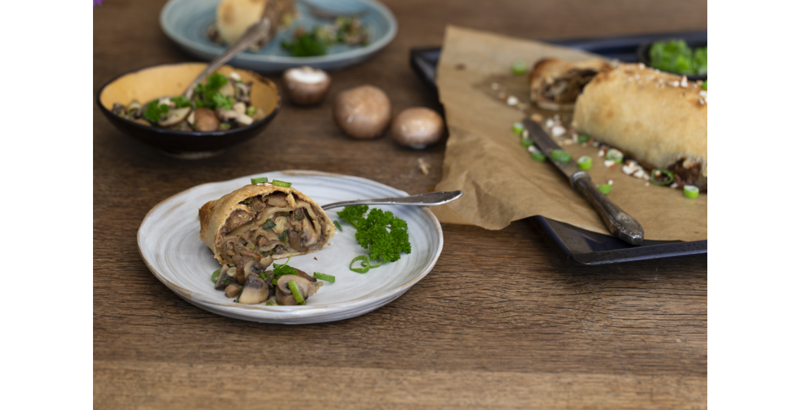 Pilzstrudel mit braunem Mandelmus