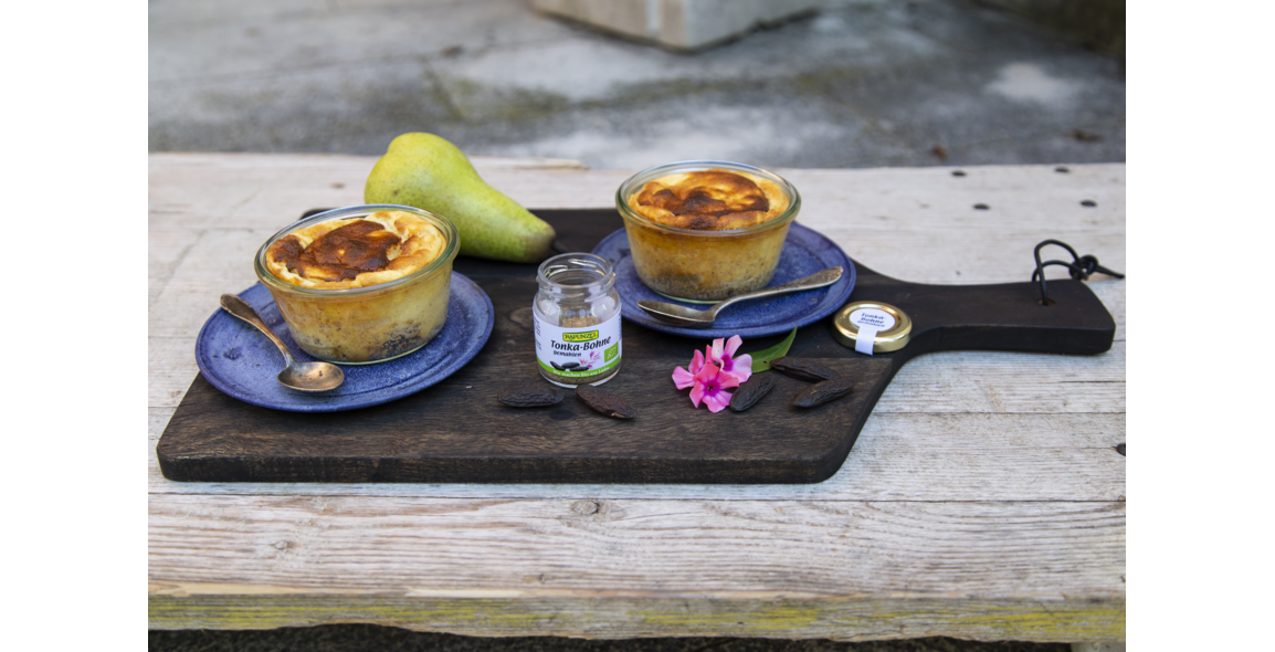 Quark-Soufflée mit Birne und Tonka-Bohne