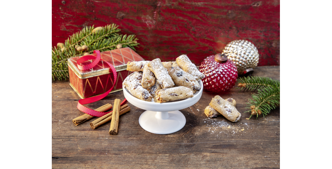 Stollenkonfekt mit Marzipan und Sultaninen