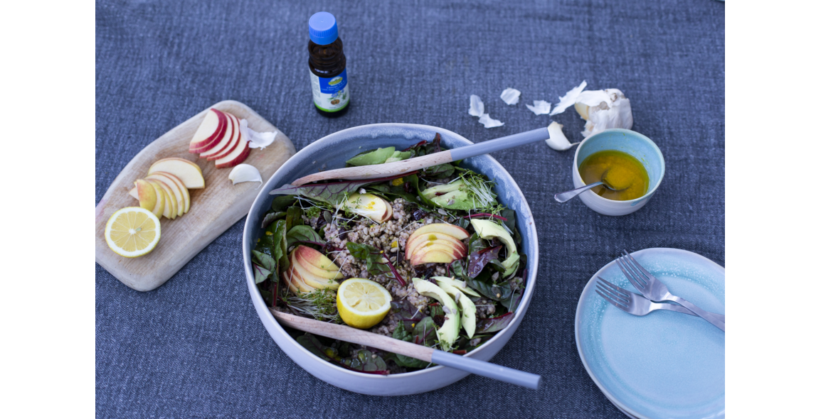 Warmer Buchweizensalat mit Mini-Mangold, Avocado und Cranberries