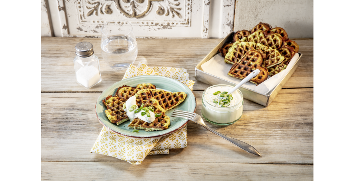 Zucchini Waffeln mit Mandel- und Leinmehl