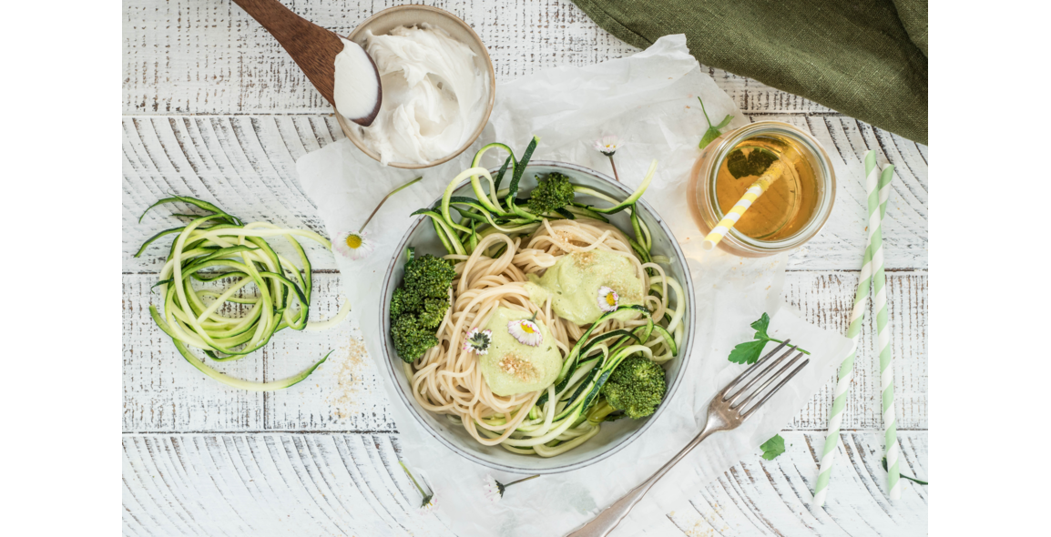 Spaghetti mit Zucchinelli in Brokkoli-Gemüsesauce