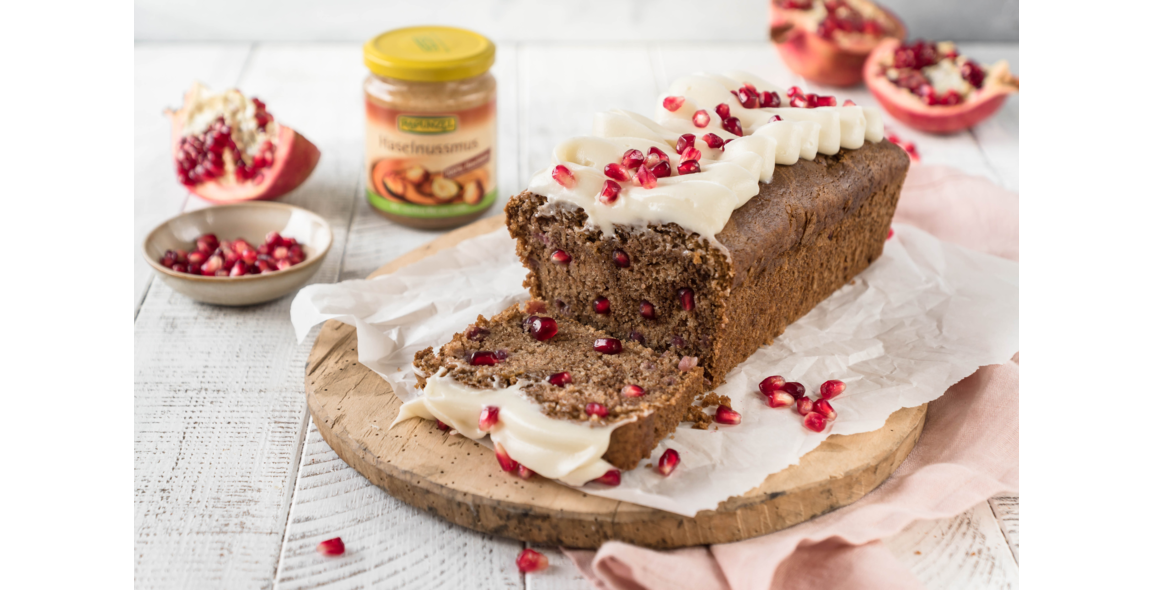 Haselnuss-Granatapfelkuchen