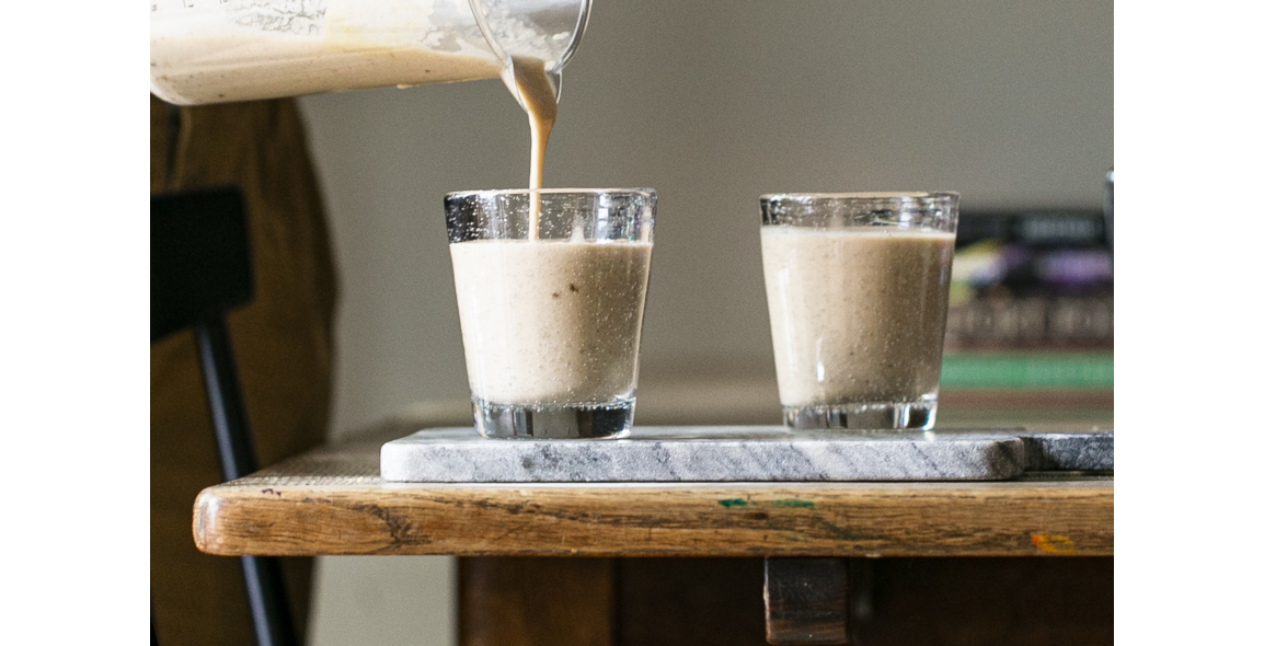 Tahini-Dattel-Smoothie