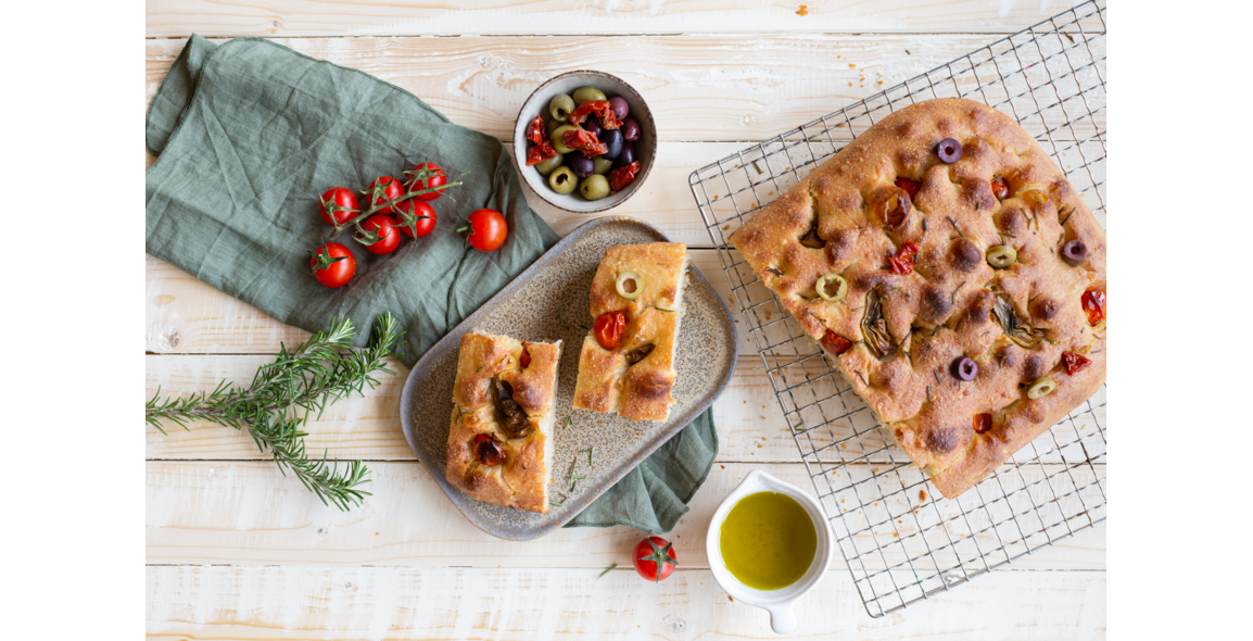 Focaccia mit Antipasti