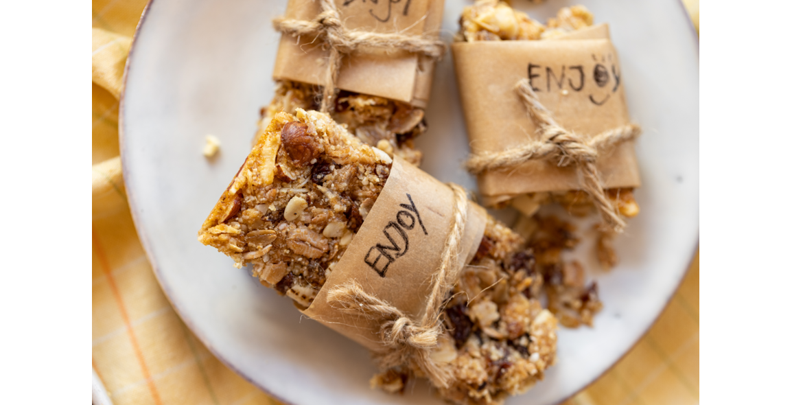 Müsliriegel mit Studentenfutter