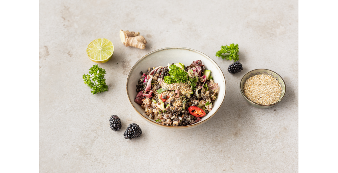 Wildreissalat mit Brombeeren