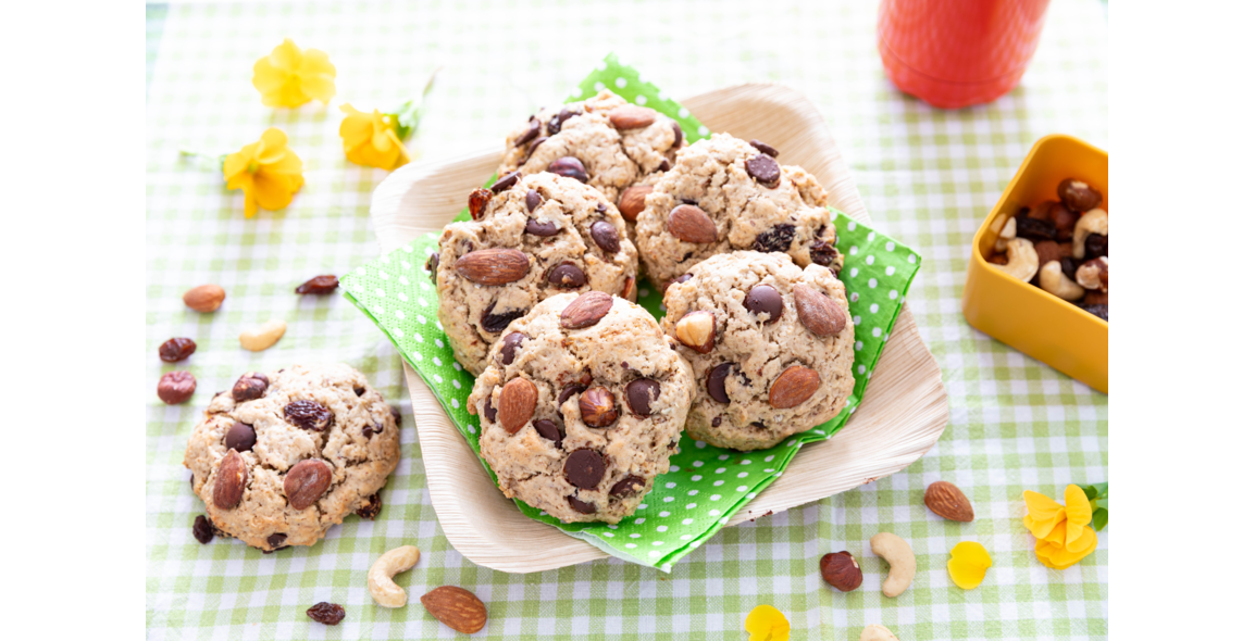 Cookies mit Studentenfutter und Schokolade