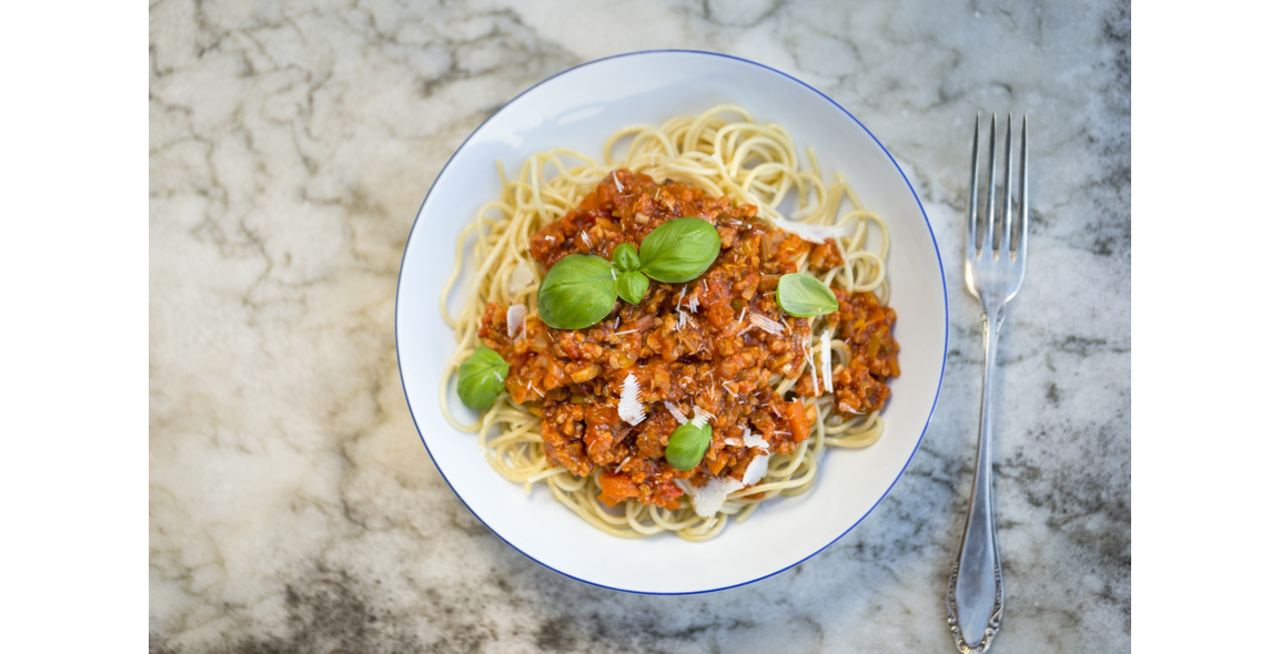 Schnelle vegetarische Bolognese mit Nudeln
