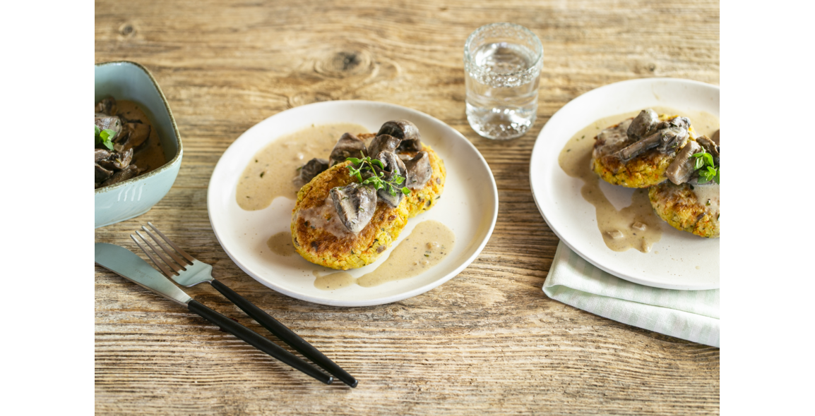 Hirse-Möhren-Bratling mit Pilzrahmsauce