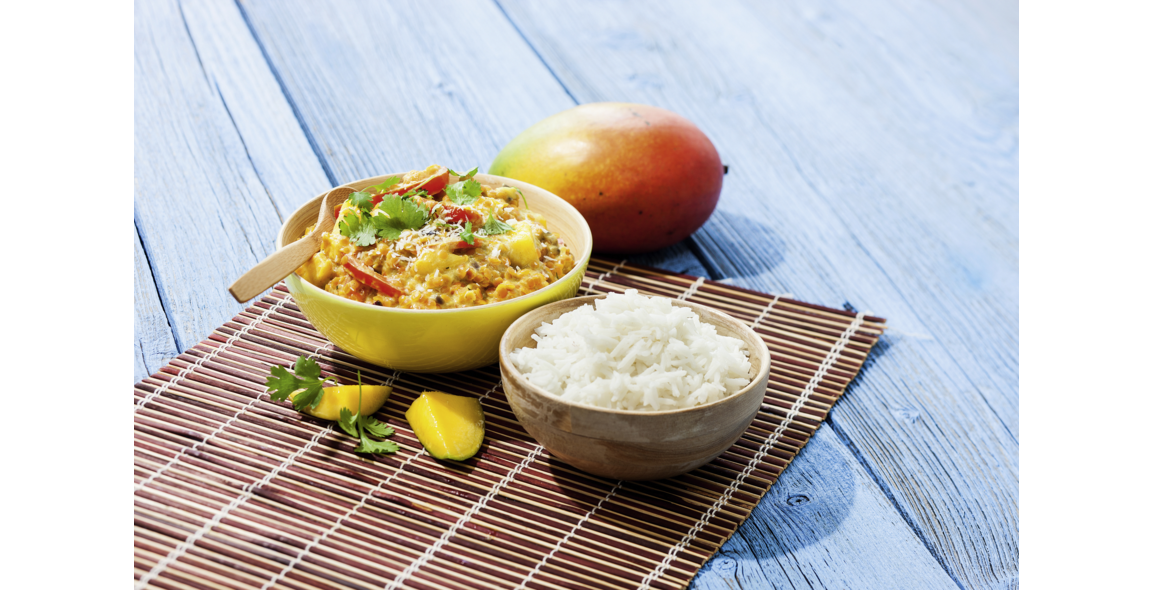Mango-Kokos-Curry mit roten Linsen und Basmatireis