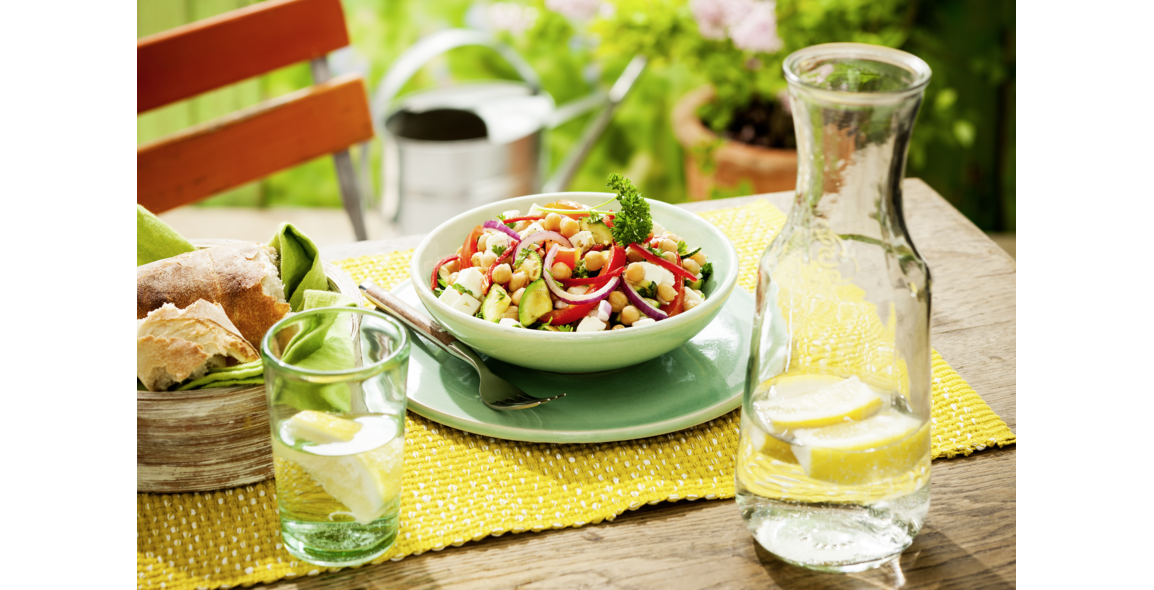 Kichererbsensalat mediterraner Art