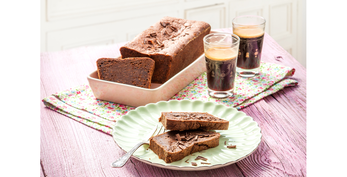 Schoko-Nuss-Kuchen mit Mandelmus und einem Hauch Chili
