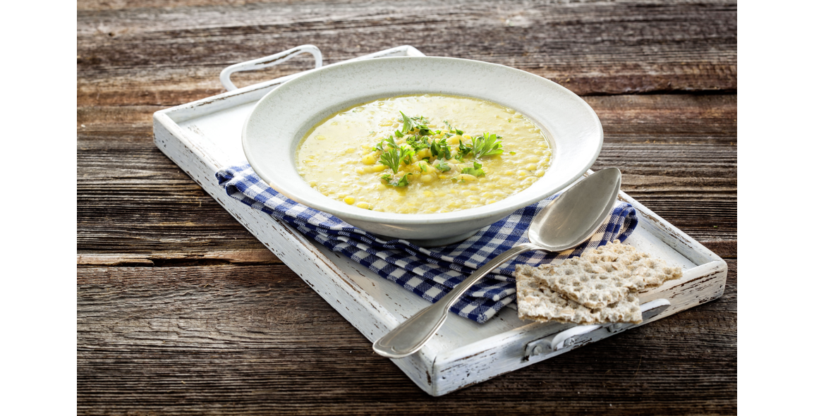 Gelbe Erbsensuppe mit Ingwer, schwedische Art