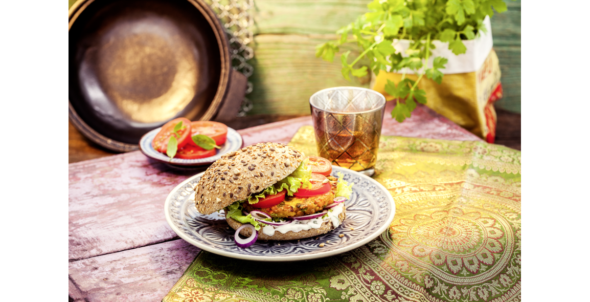 Kichererbsen-Burger mit Minz-Joghurt