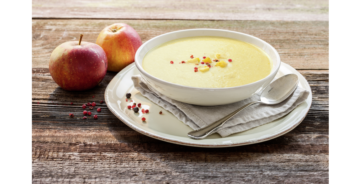 Cremige Kokos-Apfel-Suppe mit Rosa Pfeffer