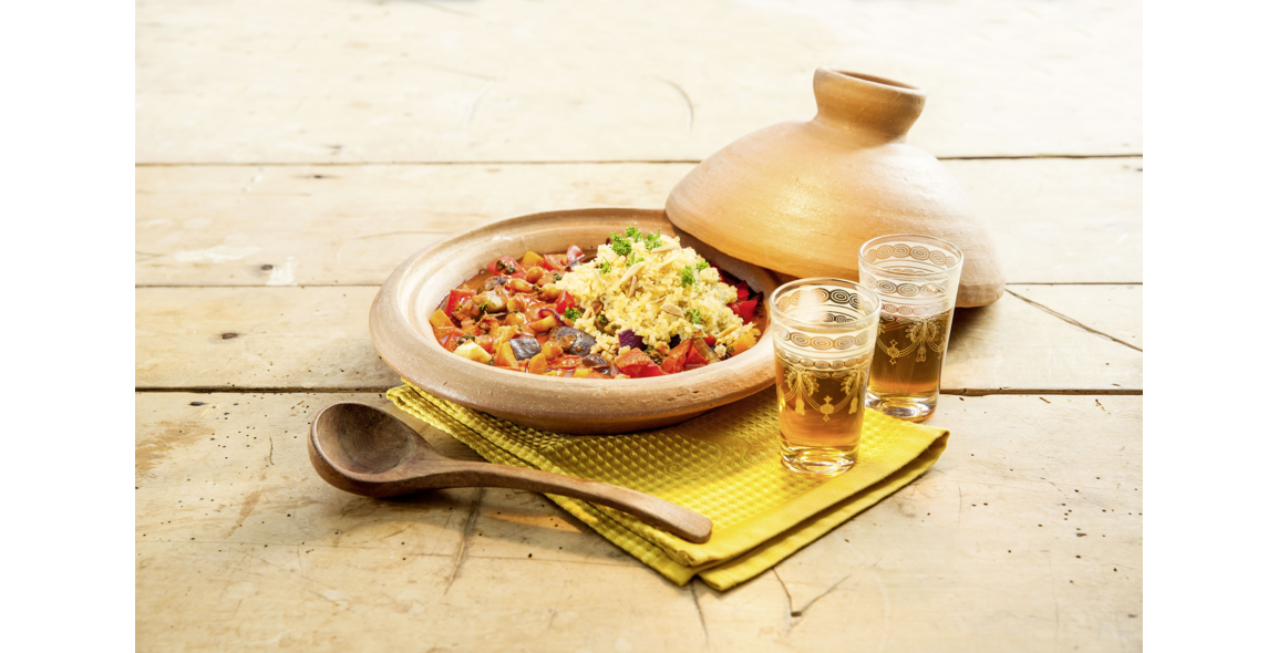 Afrikanisches Tajine mit Kichererbsen und Datteln