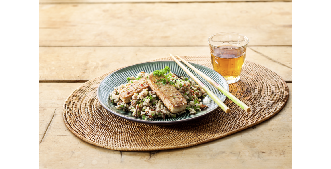 Marinierter Tofu süß-sauer mit gekräutertem Nussreis
