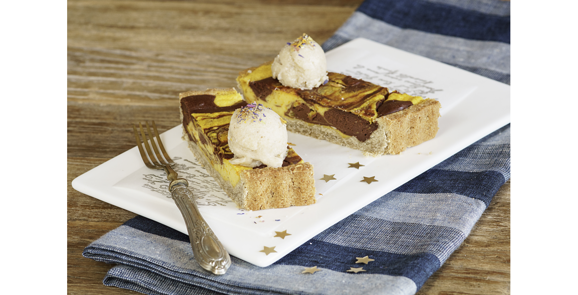 Schokoladen-Kürbistarte mit Bananeneis